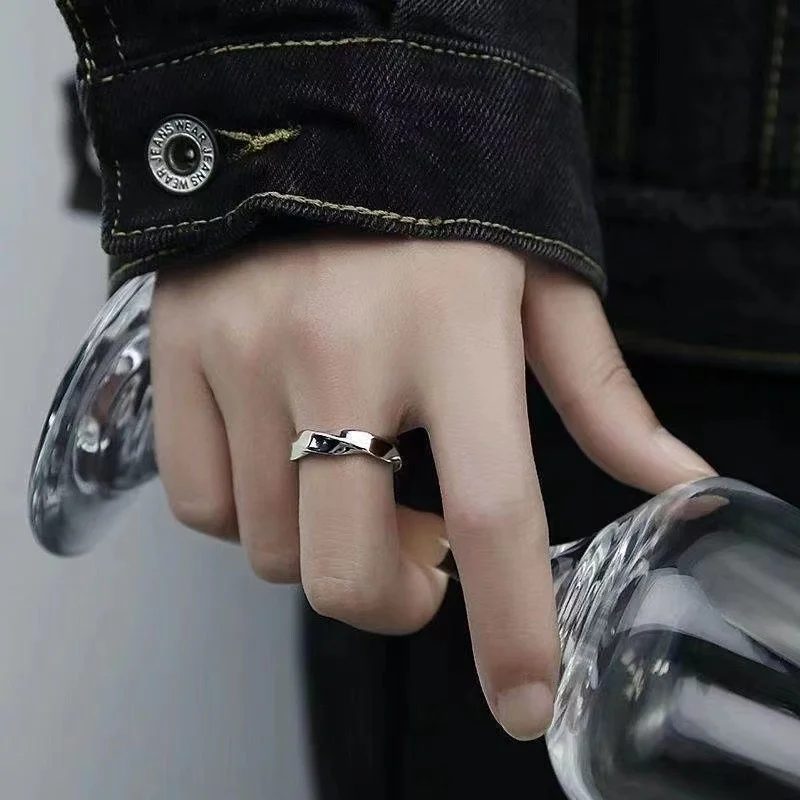 Mobius Ring